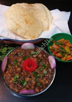 A picture of Chole Bhature.