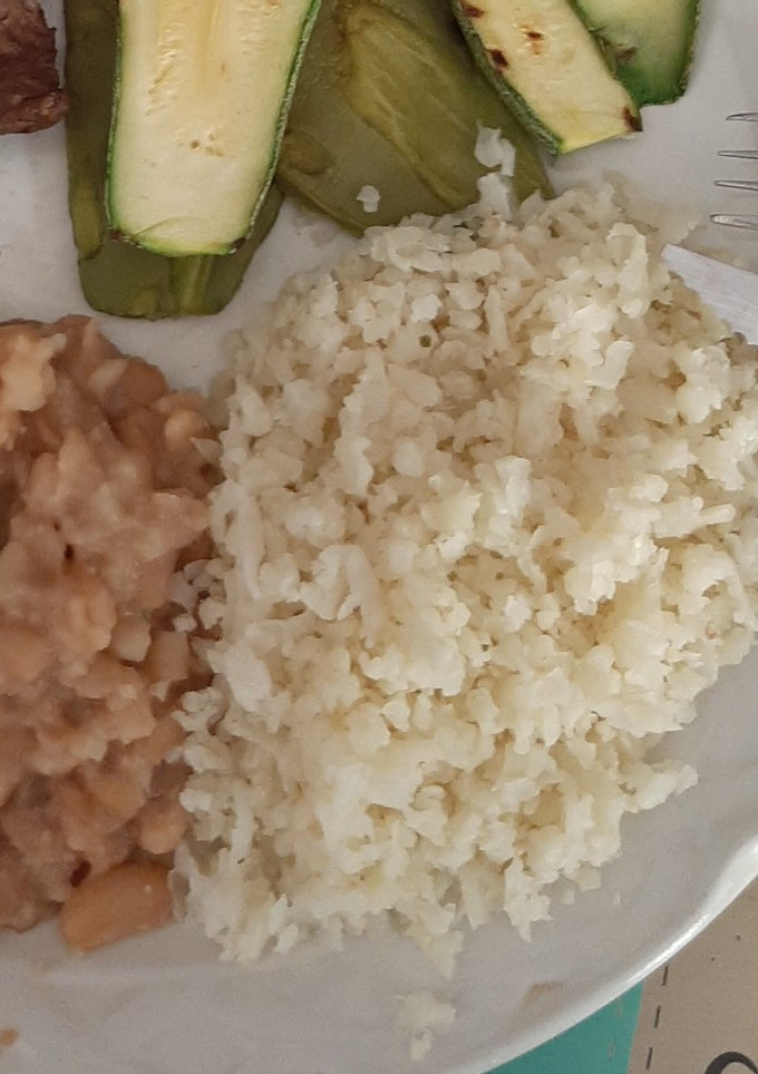Una foto de Arroz de coliflor fácil y rápido