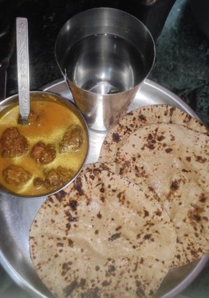 कोफ्ते की सब्जी (Kofte ki sabzi recipe in hindi) रेसिपी मुख्य फोटो