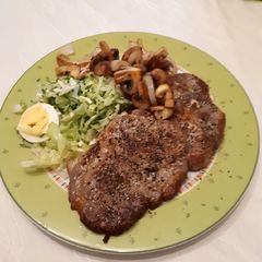 A picture of Steak and Veggies.