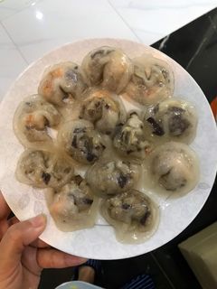 Hình của món Bánh bột lọc nhân tôm thịt.