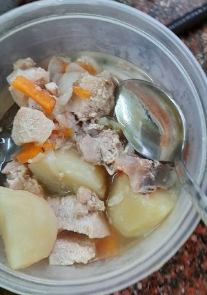 চিকেন স্যুপ (chicken soup recipe in bengali) রেসিপির প্রধান ছবি