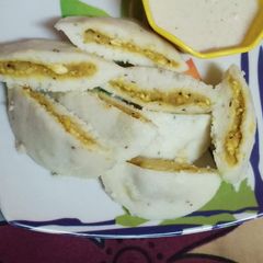 A picture of Stuffed Idli.