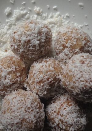A picture of Mini Toasted Coconut Ladoo.