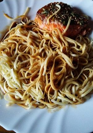 Une photo de Saumon grillé à la japonaise