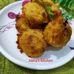 Batata vada A picture of Batata vada.