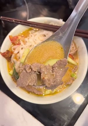 Hình của món Hủ tíu sa tế nai (phiên bản không cay).