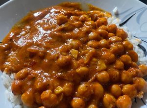 Una foto de Curry de garbanzos 🍛