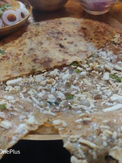 મલ્ટી ગ્રેઈન પનીર કેપ્સીકમ પીરી પીરી પરાઠા રેસીપી મુખ્ય ફોટો