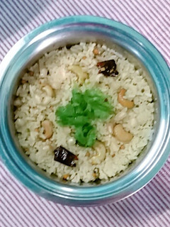 மாதுளை சாதம் (Maathulai saatham recipe in tamil) செய்முறை முக்கிய புகைப்படம்