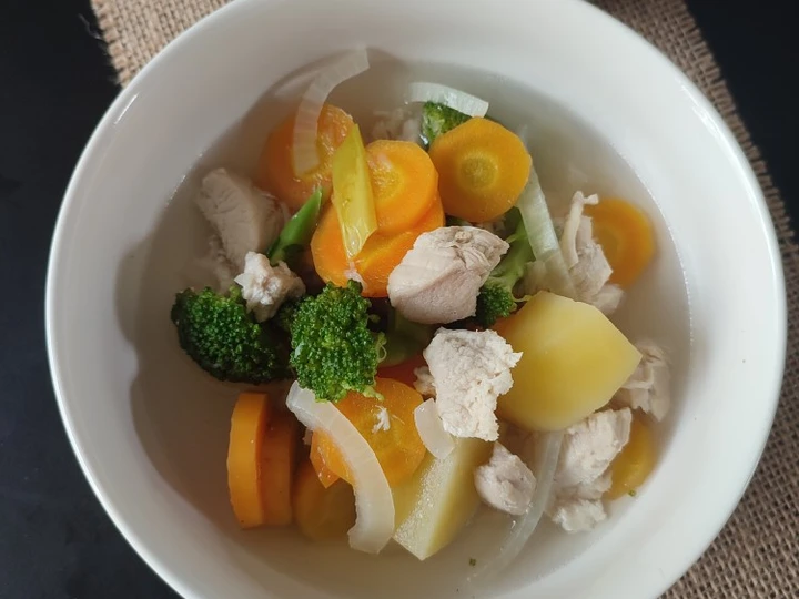 Cara Mudah Membuat Resep Sop Ayam yang Menggugah Selera Anti Ribet, Mantap