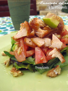 Una foto de Ensalada de Salmón e Higos a la Vinagreta de Miel