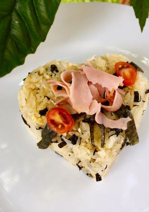 Hình của món Cơm chiên rong biển.