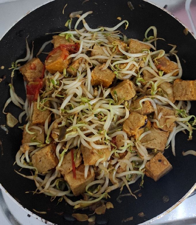 Foto resep Menu anti ribet Toge Oncom super hematttt
