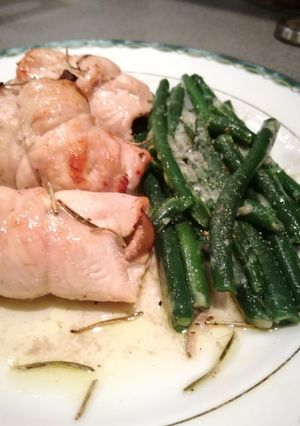 Foto di Involtini di fesa di tacchino ripieni di ricotta e funghi