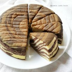 A picture of Ogura Zebra Cake.
