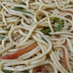 Hakka noodle in microwave A picture of Hakka noodle in microwave.