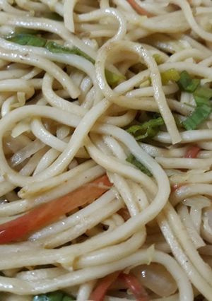 A picture of Hakka noodle in microwave.