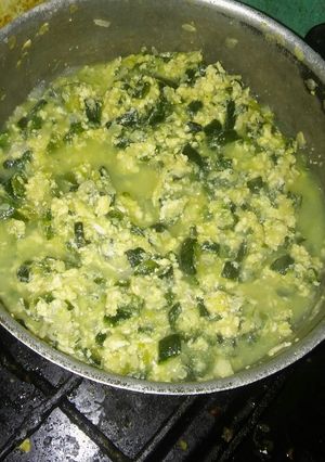 Una foto de Zapallitos verdes con huevos