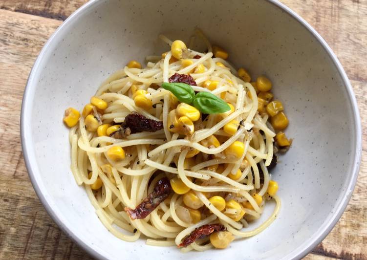 Simple Way to Make Any-night-of-the-week Garlic Spaghetti