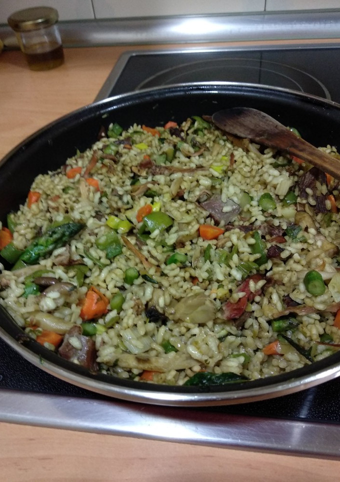 Una foto de Arroz con setas y carne
