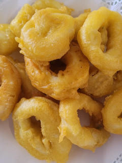 Una foto de Calamares a la Romana con una harina llamada Yolanda.Quedan espectacular