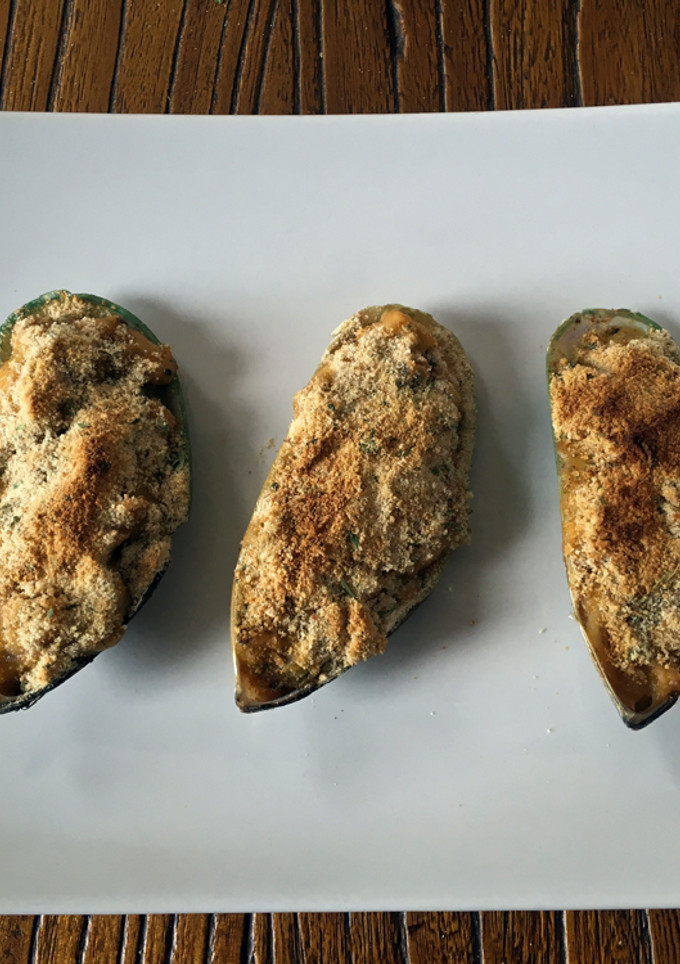 Una foto de Mejillones rellenos con bechamel