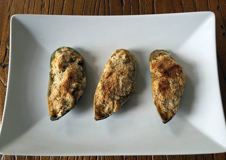 Mejillones rellenos con bechamel