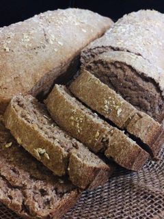 Una foto de Pan integral y avena