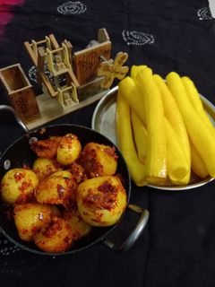 ભૂંગળા બટાકા (Bhungra Bataka Recipe In Gujarati) રેસીપી મુખ્ય ફોટો