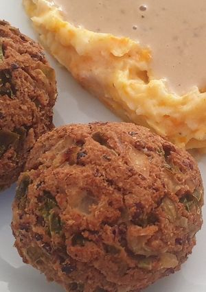 A picture of Vegetarian Meat Balls (Red Kidney Beans Balls).