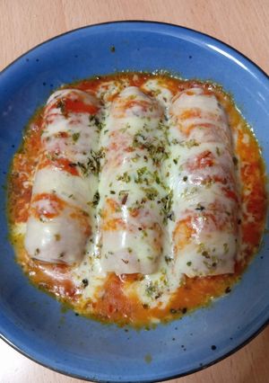 Una foto de Rulitos "Salchipivi" 😋😋😋😋😋
