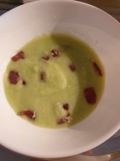 A picture of Gazpacho de melón y pepino.