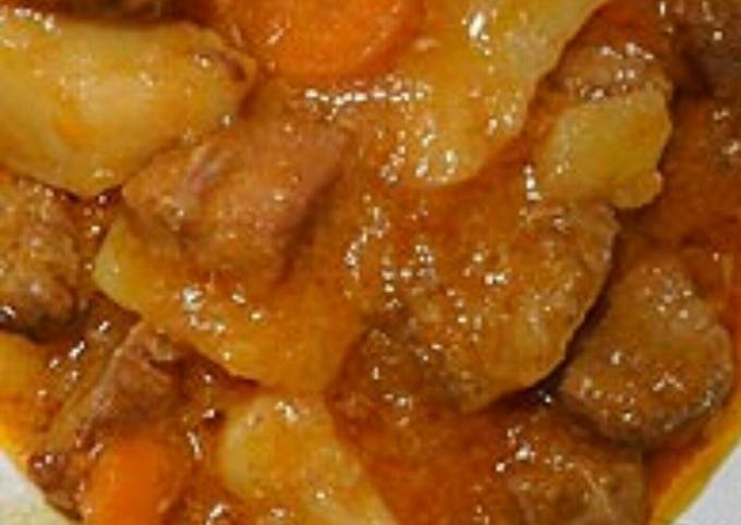 Estofado de ternera con patatas en la olla Receta de Paty Goncha- Cookpad
