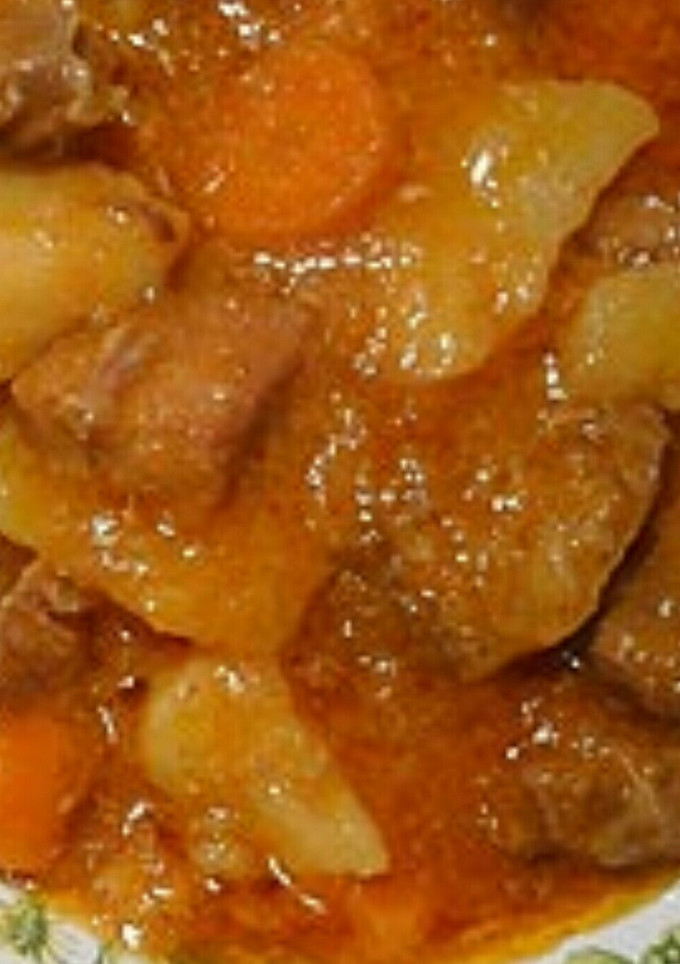 Una foto de Estofado de ternera con patatas en la olla rápida!