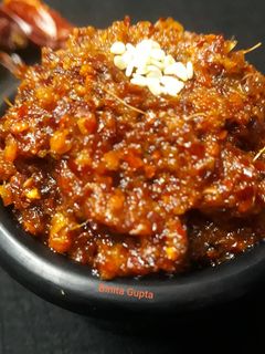 अदरक लहसुन की चटनी (Adrak lahsun ki chutney recipe in Hindi) रेसिपी मुख्य फोटो