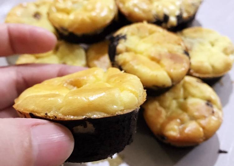 Brownies with cheese topping Keto (choco powder)