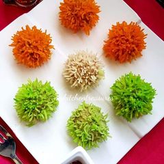 A picture of Tricolor Chicken stuffed Rice Flowers.