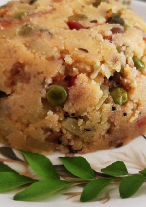 उपमा (upma recipe in Hindi) रेसिपी मुख्य फोटो