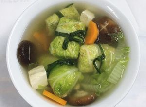 Hình của món Canh cải thảo cuốn thịt.