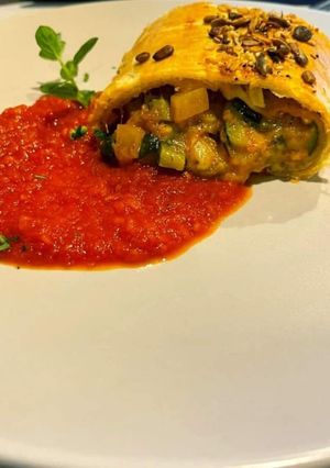Foto di Strudel di Verdure con Coulis di Pomodorini