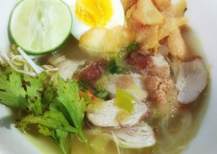 Soto ayam komplit