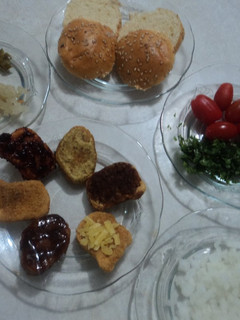 Una foto de Tostadas y bocadillos veganos para fiesta geras