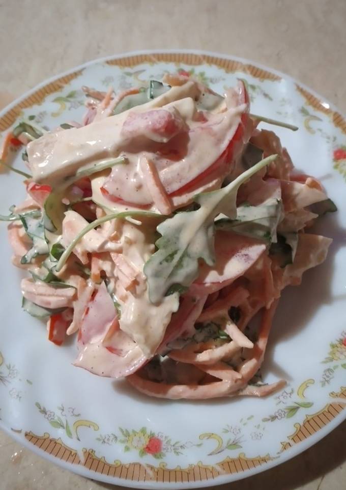 Салат с копчёной курицей и корейской морковью