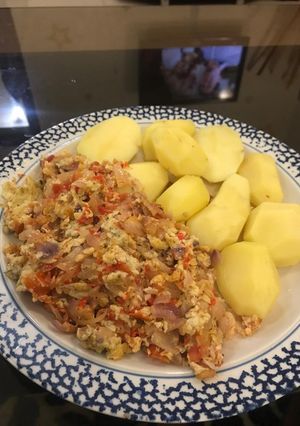 A picture of Boiled Irish potatoes and scrambled eggs.