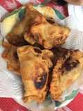 Empanadas fritas de paté de champiñones con queso