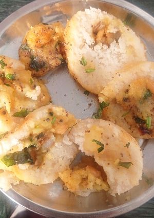 सूजी आलू का नाश्ता (sooji aloo ka nasta recipe in Hindi) रेसिपी मुख्य फोटो