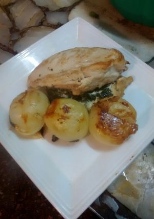 Una foto de Pechugas de pollo rellenas con espinacas. Apto #DMA F2