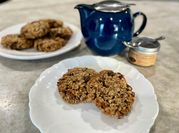 A picture of apricot cookies