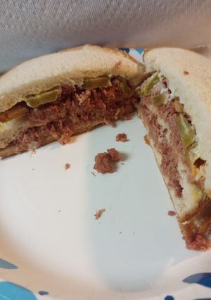 A picture of Jalapeno and Cornbeef on White Bread.